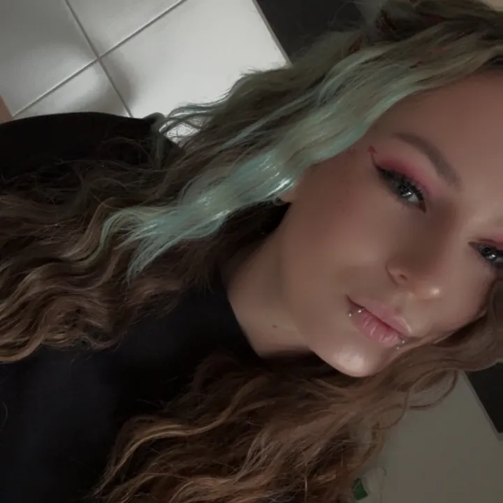 @lena_blue95