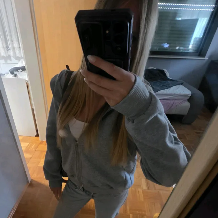 @dianka8141