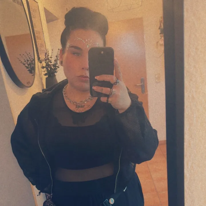 @schwesterjani