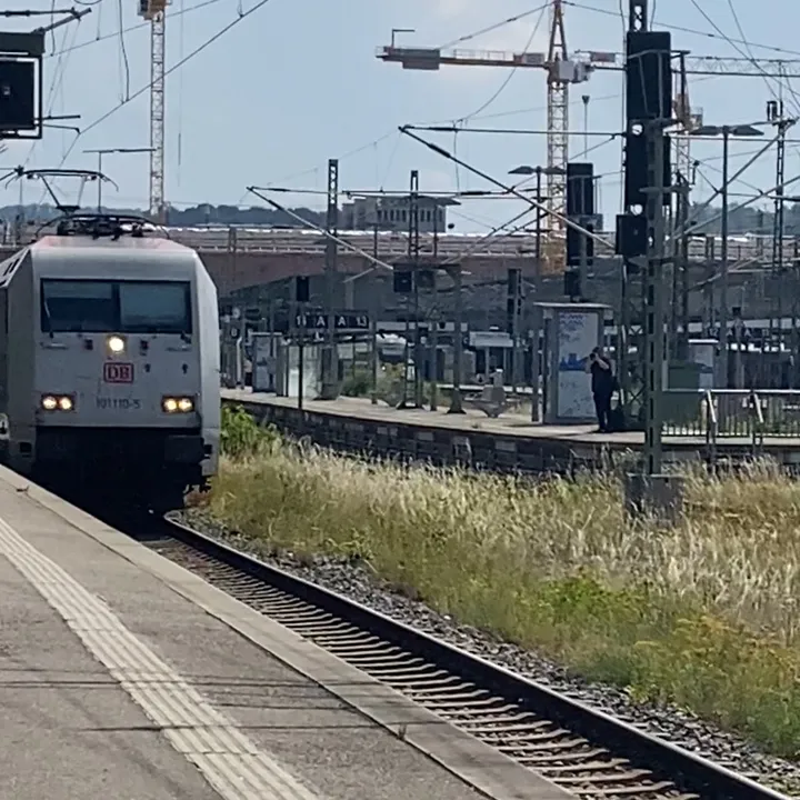 @trainspotterlevi