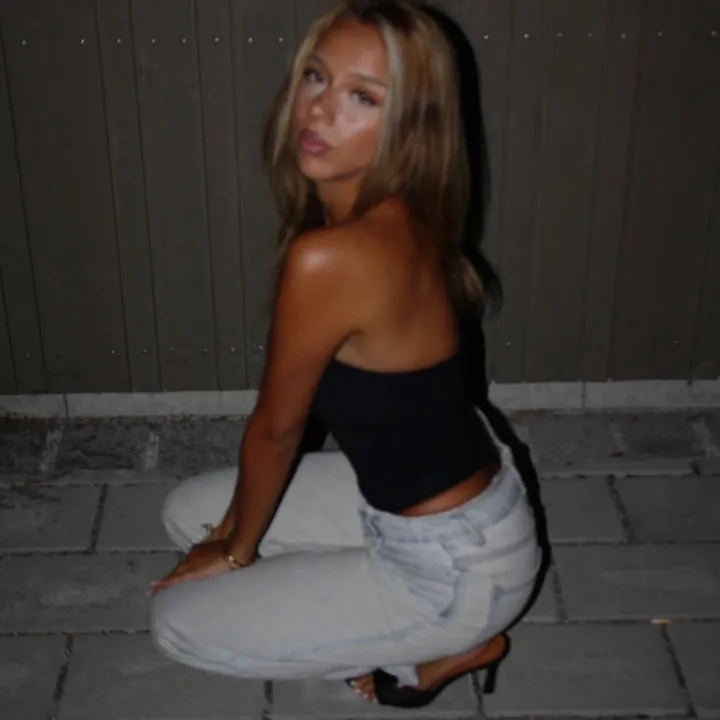 @almina.aks