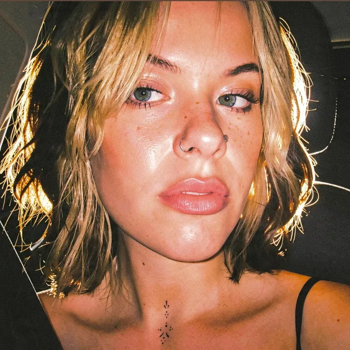 @vividsoly