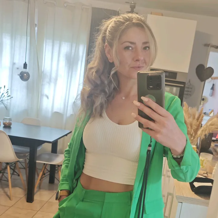@lara228.7