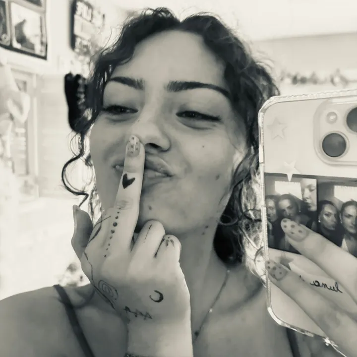 @isabelxcoccinelle