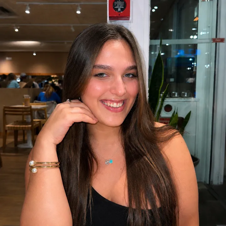 @jujucasss__