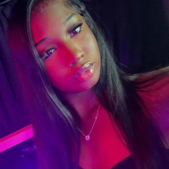 @hotgrlchika