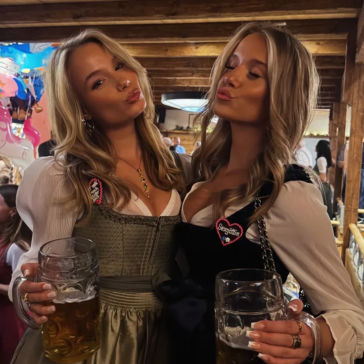 @theactuallysisters