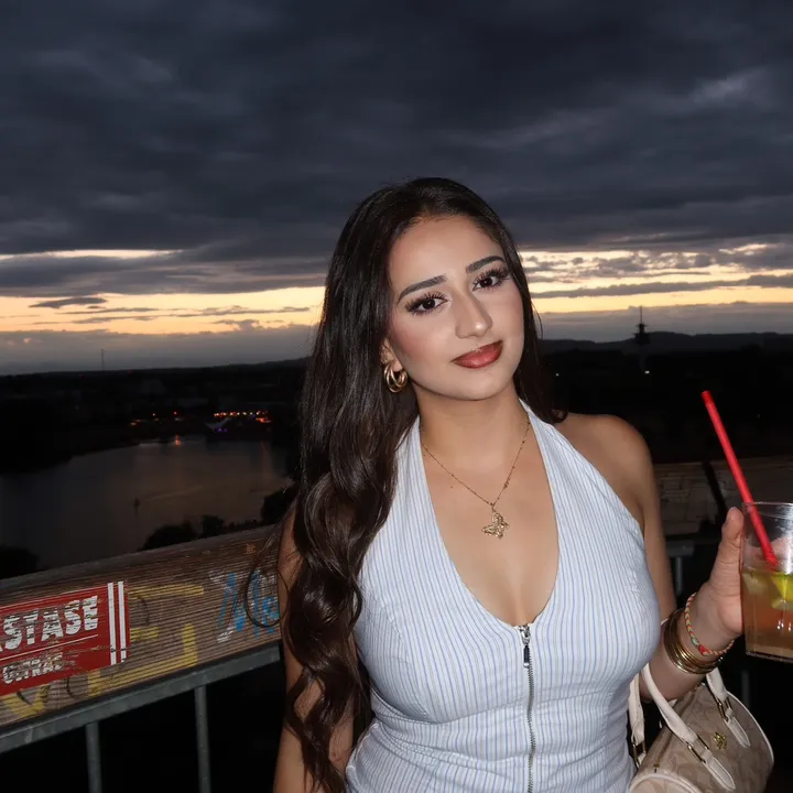 @itzz.lanaaaa
