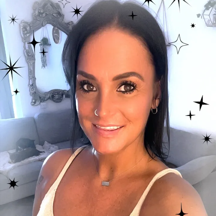 @zoeleanne2