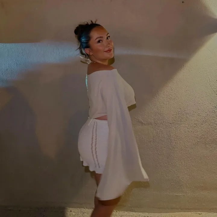 @axnela1