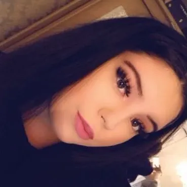@kellychloexo