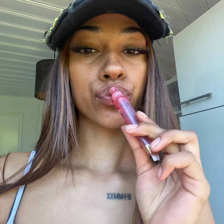 @juliannaisabella