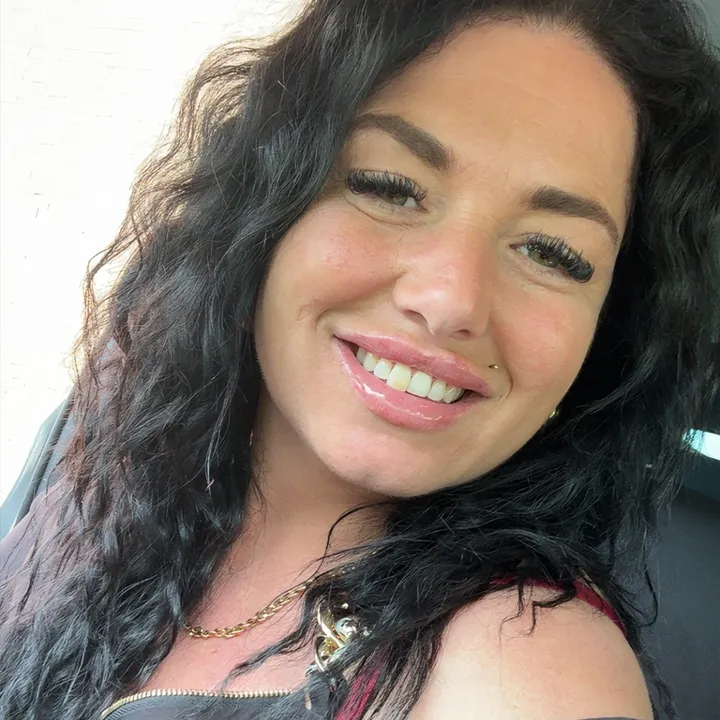@melanieee1989