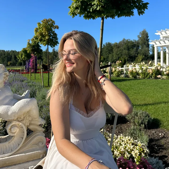 anna.darje