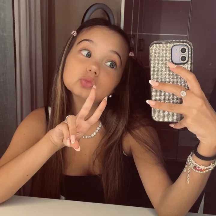 @_carlyspamm