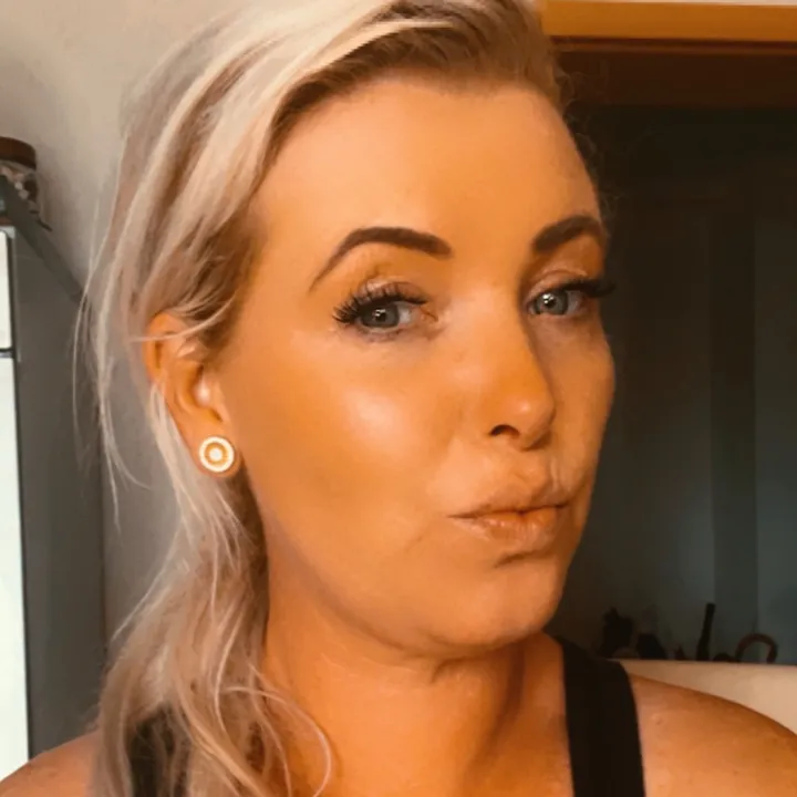 @laceylee78
