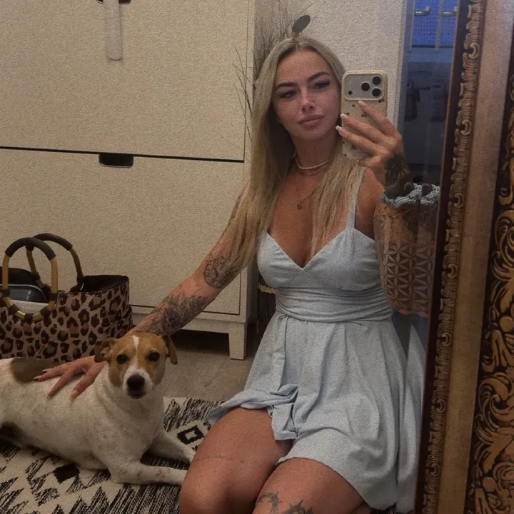 @elisatschr