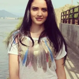 @20iulialorena