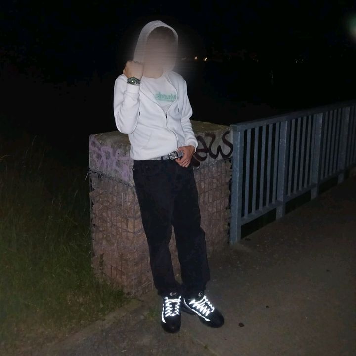 ￴ - original sound