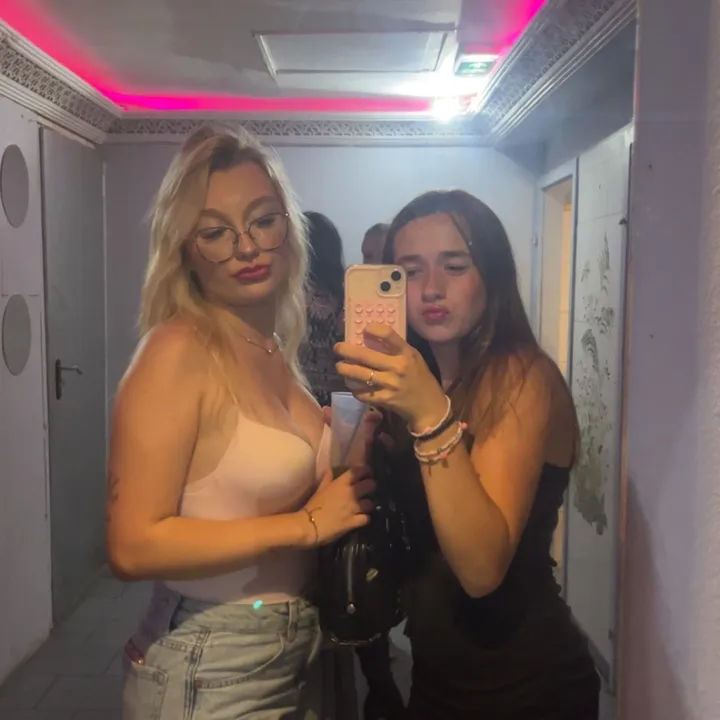 @girl_12060