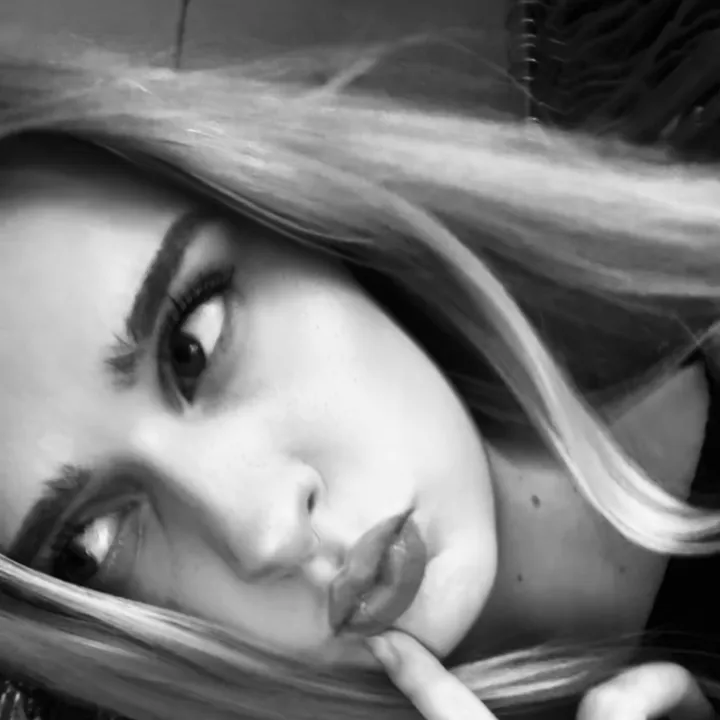 @lunaazoey