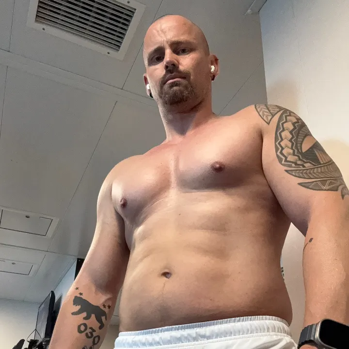 @strong_tiger03