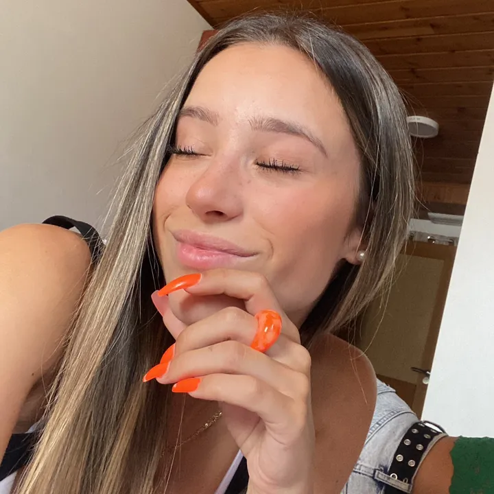 @veronicaalopezz