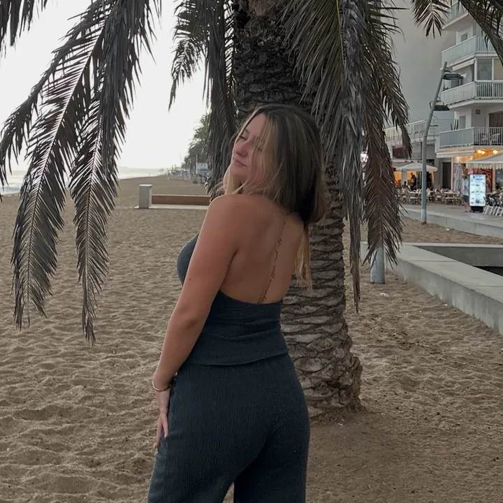 arianamaximino_
