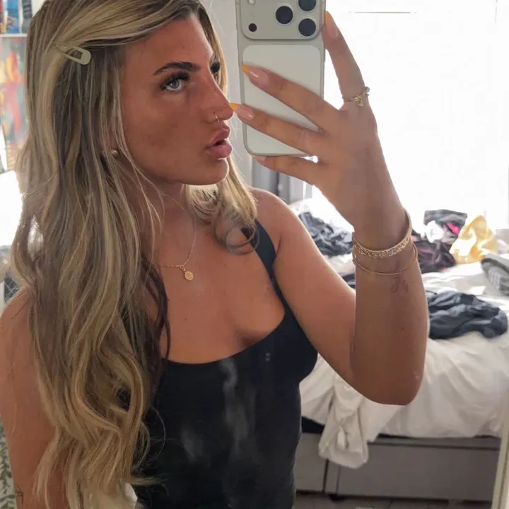 2caitlinlaceyy