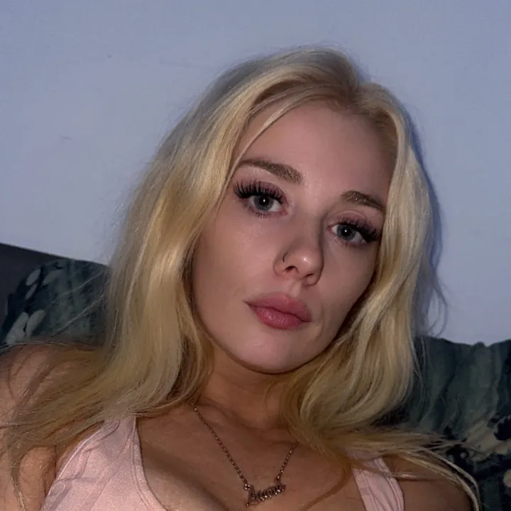 @laurawhytexx