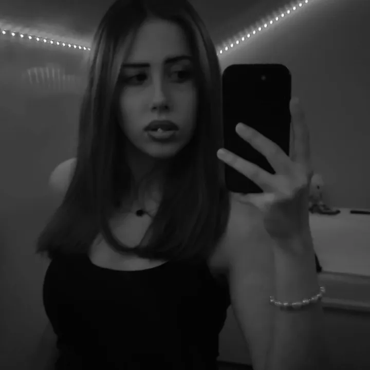 christinaa...16