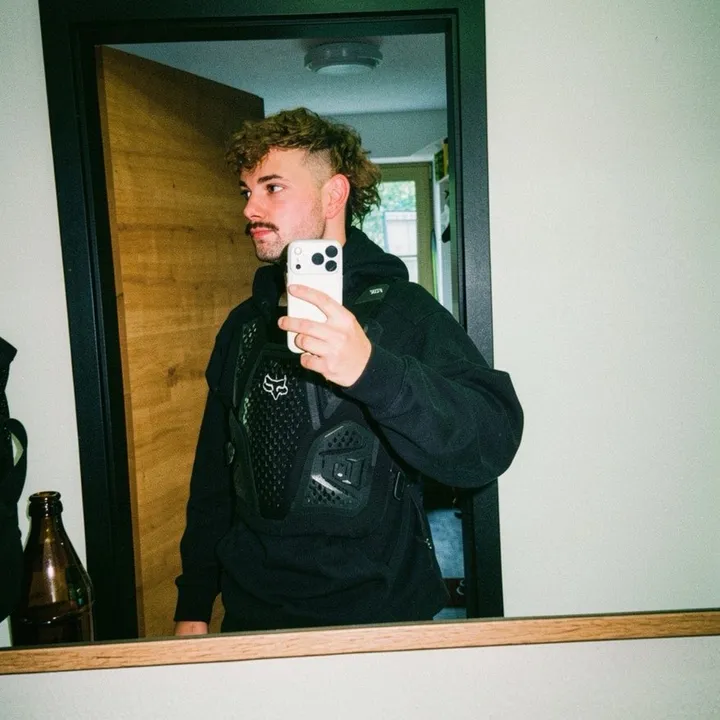@niclas.x10
