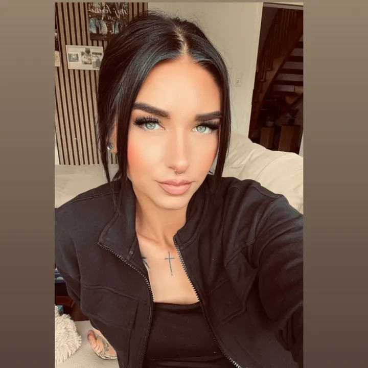 @vanessa_buur