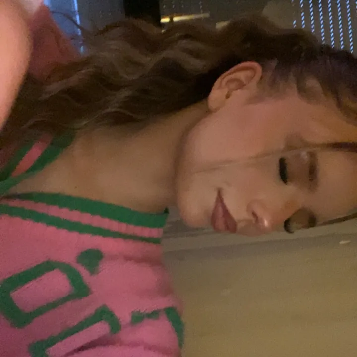 leony_8754