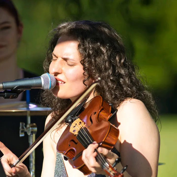 @clarascheinmusic