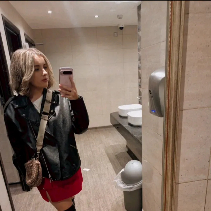 clare.elisabethx