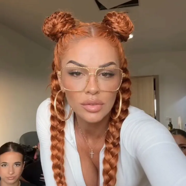 @jelenalicious1