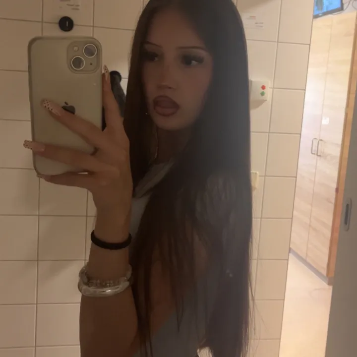 @0mg_nele