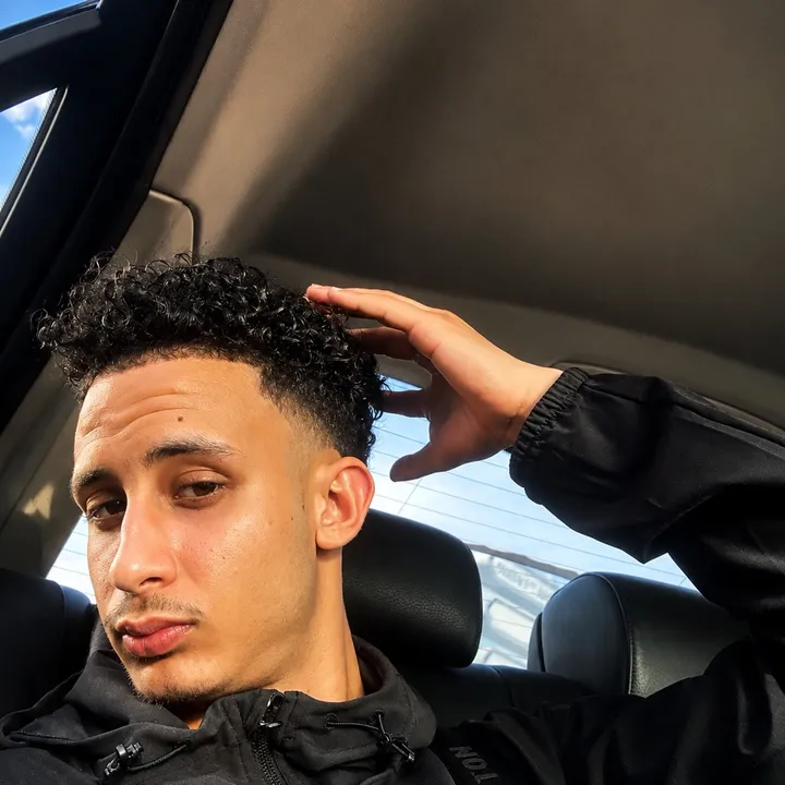 six_doigtofficiel