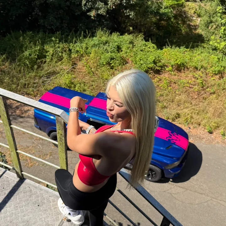 @dutchblondiebabe3