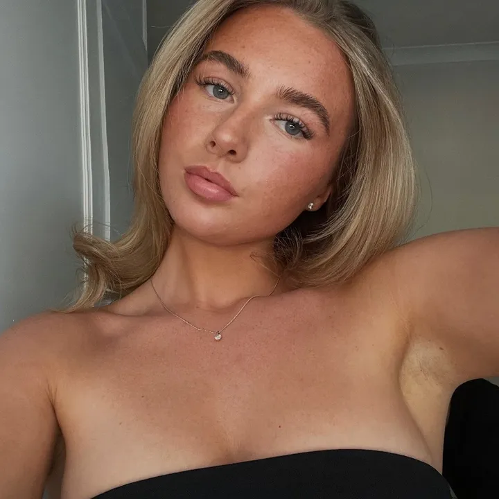 @laceyrosexo