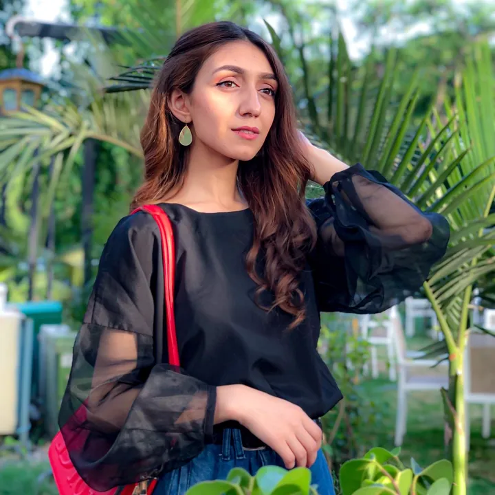 @amnahkhan_official