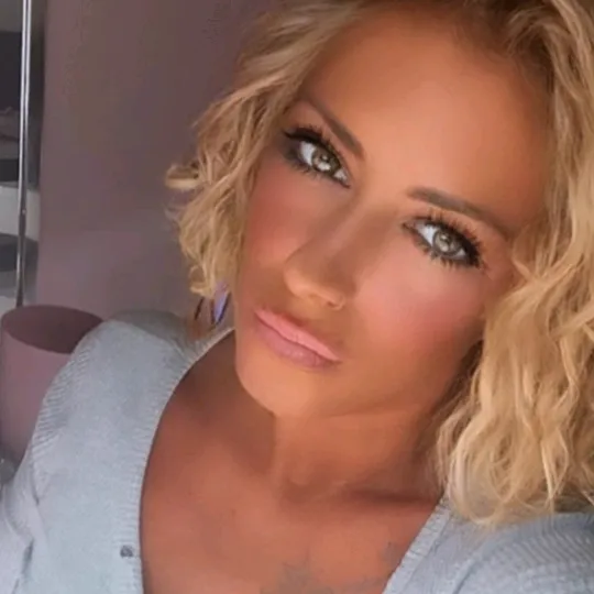 @anjaloca