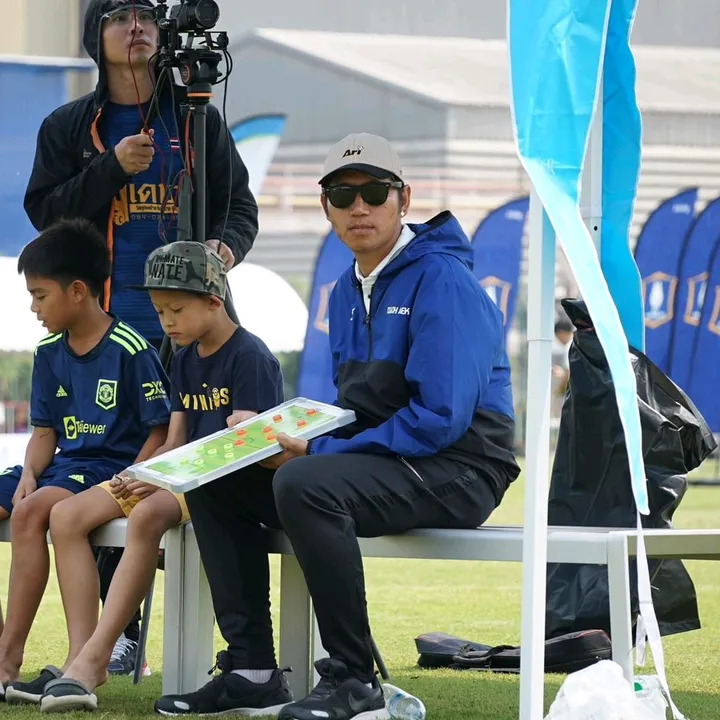 coach_ek_mepitisook