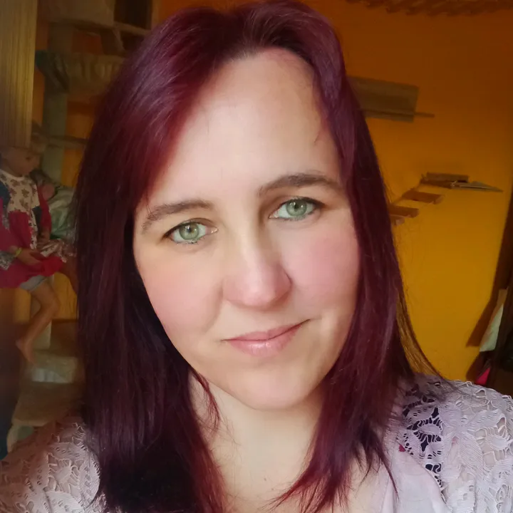 @honeybiene11
